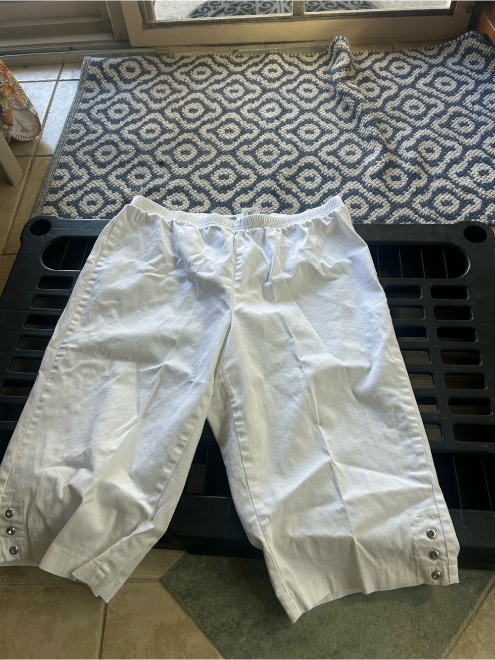Just My Size White Womens Drawstring Capris with Snap Hem